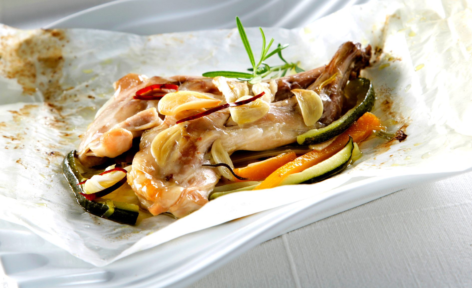 CONEJO EN PAPILLOTE